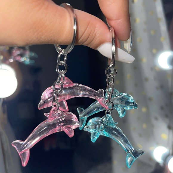 Pink Dolphin Keychain - Picture 2 of 2
